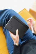 Weekly english diary Vega M 2023 black
